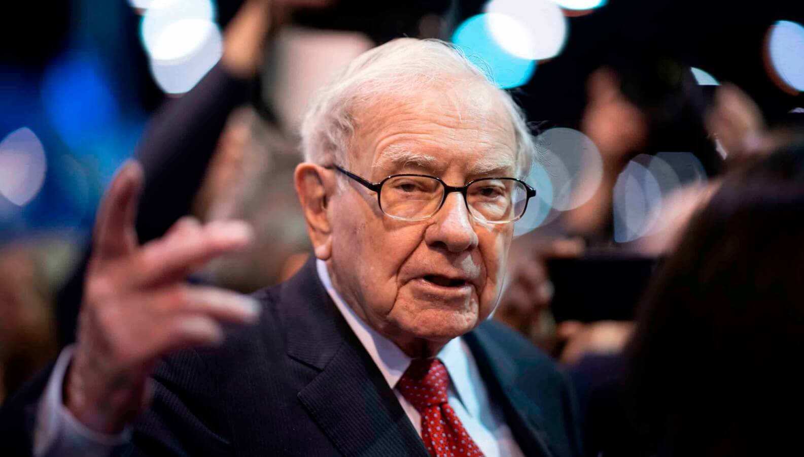 วิธีลงทุนแบบ วอร์เรน บัฟเฟตต์ จากโรงงานทอผ้าสู่ผลตอบแทน 5.5 ล้าน%