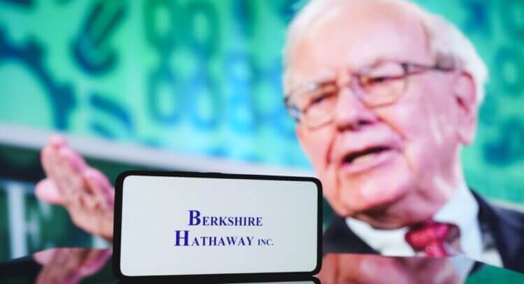 วิธีลงทุนแบบ วอร์เรน บัฟเฟตต์ จากโรงงานทอผ้าสู่ผลตอบแทน 5.5 ล้าน%