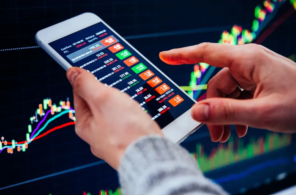 สงครามการค้าสหรัฐฯ-จีน ส่องกลยุทธ์ลงทุนหุ้นไทย จัดพอร์ตอย่างไรให้รอดและรุ่ง