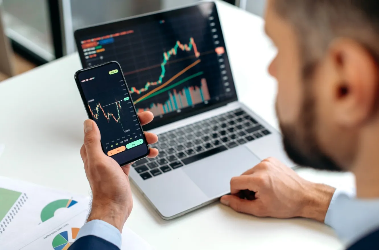 วิธีลงทุนหุ้นเทคโนโลยีไทยและต่างประเทศ 68 เจาะลึกเทคนิคสร้างพอร์ตแกร่ง