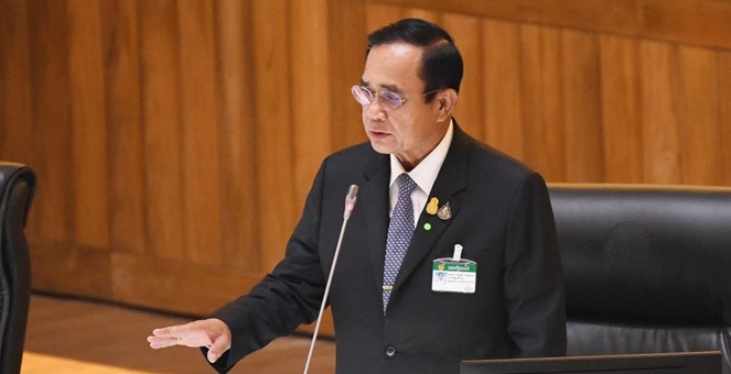 นายกฯ ปัดยุบสภาฯ-ปรับครม. ลั่นขอแก้ปัญหาโควิด-น้ำท่วมก่อน