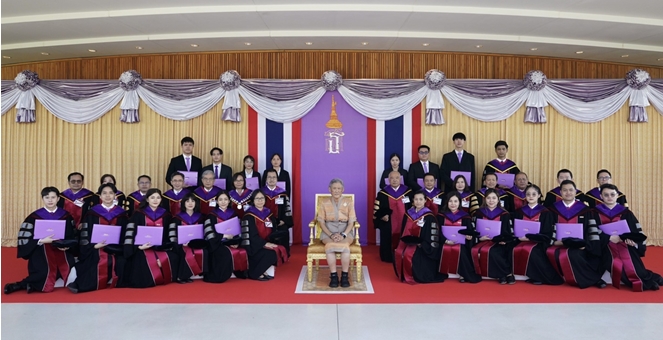 สมเด็จพระกนิษฐาธิราชเจ้า กรมสมเด็จพระเทพรัตนราชสุดา ฯ พระราชทานปริญญาบัตรแก่ผู้สำเร็จการศึกษาสถาบันวิทยสิริเมธี พร้อมทรงติดตามความก้าวหน้าด้านการศึกษาตลอด 10 ปี