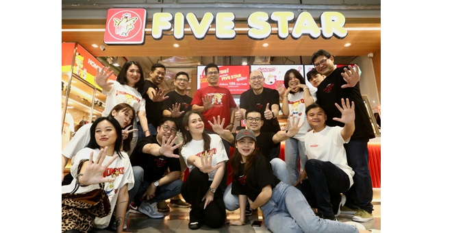 FIVE STAR X HOMEBOY เปิดตัวคอลเลกชัน `EAT CHICK, GET FIT` ชูเมนูสุดฮิต เจาะวัยรุ่นสายสตรีท