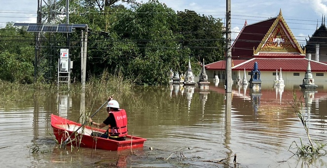 ทรู คอร์ปอเรชั่น ลุยน้ำท่วมดูแลสถานีฐานสิงห์บุรี หลังพนังกั้นน้ำพัง รับมือน้ำทะลัก หนุนสัญญาณ 5G, 4G คงคุณภาพต่อเนื่องร่วมบรรเทาความเดือดร้อนเพื่อประชาชน