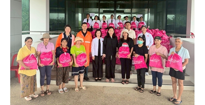 ออมสิน ลุยช่วยผู้ประสบภัยน้ำท่วมหาดใหญ่ มอบสิ่งของบรรเทาทุกข์เบื้องต้น สนับสนุนโรงครัว ร่วม 2.4 ลบ. พร้อมเตรียมออกมาตรการเยียวยา/ช่วยเหลือฟื้นฟูต่อเนื่องหลังจากนี้