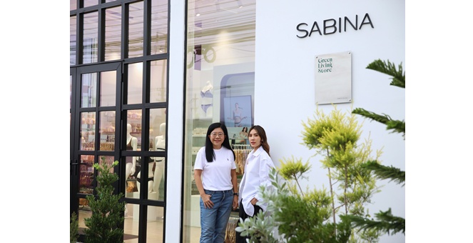 SABINA เปิดตัว “กรีน ลีฟวิ่ง สโตร์” ต้นแบบร้านยั่งยืนเพื่อสิ่งแวดล้อม ปักหมุดสาขาแรก ณ พุทธมณฑลสาย 5 ตอกย้ำแบรนด์แฟชั่นรักษ์โลก