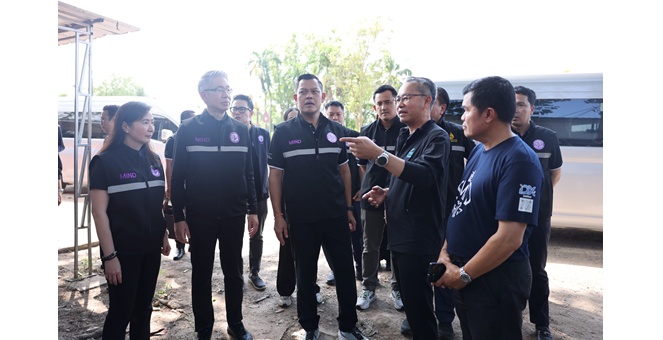 SME D Bank ติดตามคณะกระทรวงอุตสาหกรรม ลงพื้นที่หาดใหญ่ เยี่ยมให้กำลังใจและช่วยเหลือประชาชน-เอสเอ็มอีประสบอุทกภัยในพื้นที่