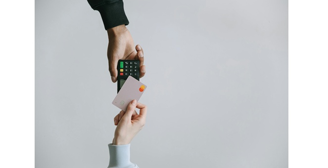 ไข 6 ข้อข้องใจเกี่ยวกับบัตรเดบิต พร้อมเผยสิทธิประโยชน์ที่คุณอาจไม่เคยรู้มาก่อน