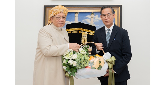 ไอแบงก์ เข้าเยี่ยมคารวะ จุฬาราชมนตรี ในฐานะหัวหน้าคณะผู้แทนฮัจย์ทางการ ประจำปี 2568 หลังกลับจากภารกิจฮัจย์ พร้อมขอปรึกษาและน้อมรับคำแนะนำเพื่อยกระดับชะรีอะฮ์ภิบาลในประเทศไทย