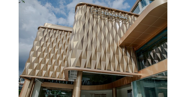 TRP เปิดตัวโรงพยาบาลศัลยกรรมตกแต่งใบหน้าครบวงจร Teeraporn Hospital