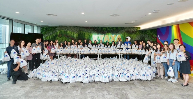 กรุงไทย-แอกซ่า ประกันชีวิต รวมพลังจิตอาสา ร่วมบรรจุถุงยังชีพ จำนวน 1,500 ถุง เพื่อส่งมอบช่วยเหลือผู้ประสบภัยน้ำท่วมในภาคเหนือ และเหตุการณ์ชายแดนไทย-กัมพูชา