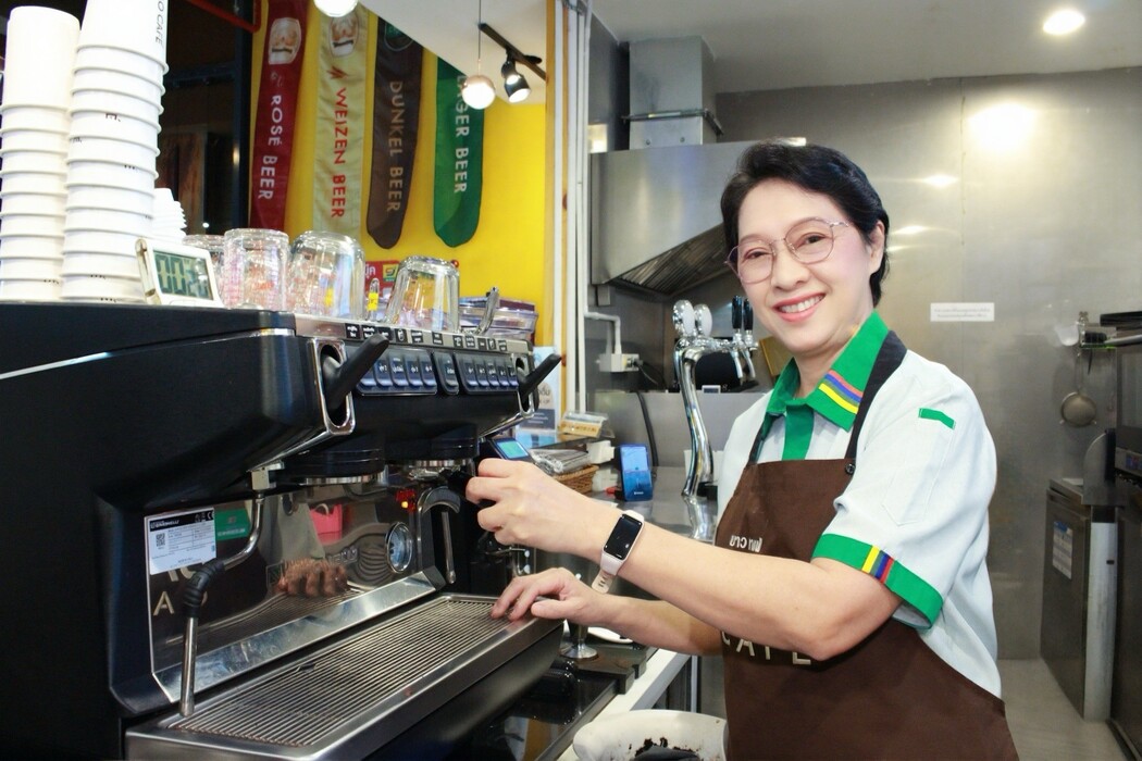 วันแม่ปีนี้ ซีเจ มอร์ ชวนสัมผัสเรื่องราวแห่งแรงบันดาลใจของ คุณโน-แสงโส