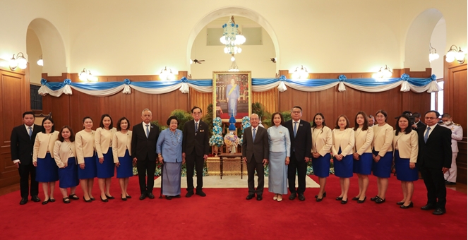 คณะกรรมการธนาคาร คณะผู้บริหาร และพนักงาน ธนาคารกรุงเทพ จำกัด (มหาชน) ร่วมพิธีลงนามถวายพระพรชัยมงคล เนื่องในโอกาสวันเฉลิมพระชนมพรรษา สมเด็จพระนางเจ้าสิริกิติ์ พระบรมราชินีนาถ พระบรมราชชนนีพันปีหลวง