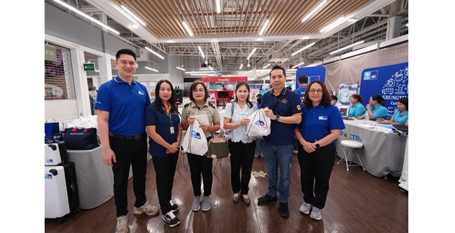 กรุงไทย - แอกซ่า ประกันชีวิต มอบความห่วงใย ผ่านกิจกรรมคาราวาน ตรวจสุขภาพฟรี พร้อมมอบถุงยังชีพช่วยเหลือผู้ประสบอุทกภัย