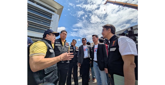 ทรู คอร์ปอเรชั่นร่วมกับ กสทช. ลงพื้นที่ถนนทรุดหน้าวชิรพยาบาล เช็กสัญญาณ 5G/4G หลังติดตั้ง COW พร้อมมอบฟรี WiFi ชูแผนฉุกเฉินการสื่อสารรองรับหากอพยพครอบคลุม 1-2 ตร.กม.